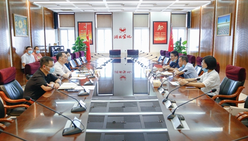 宜昌市總工會黨組書記、常務(wù)副主席皮祖武一行到宜化集團調(diào)研(圖1)