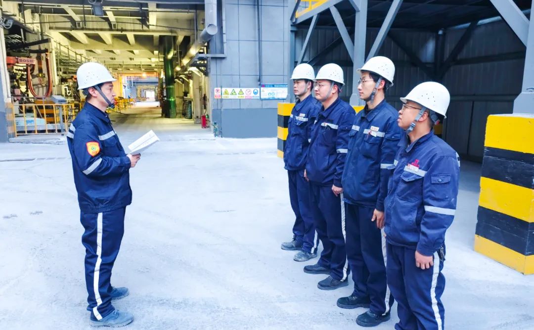 新疆宜化電石車間二一班：強(qiáng)化班組建設(shè)，筑牢基層基石(圖4)