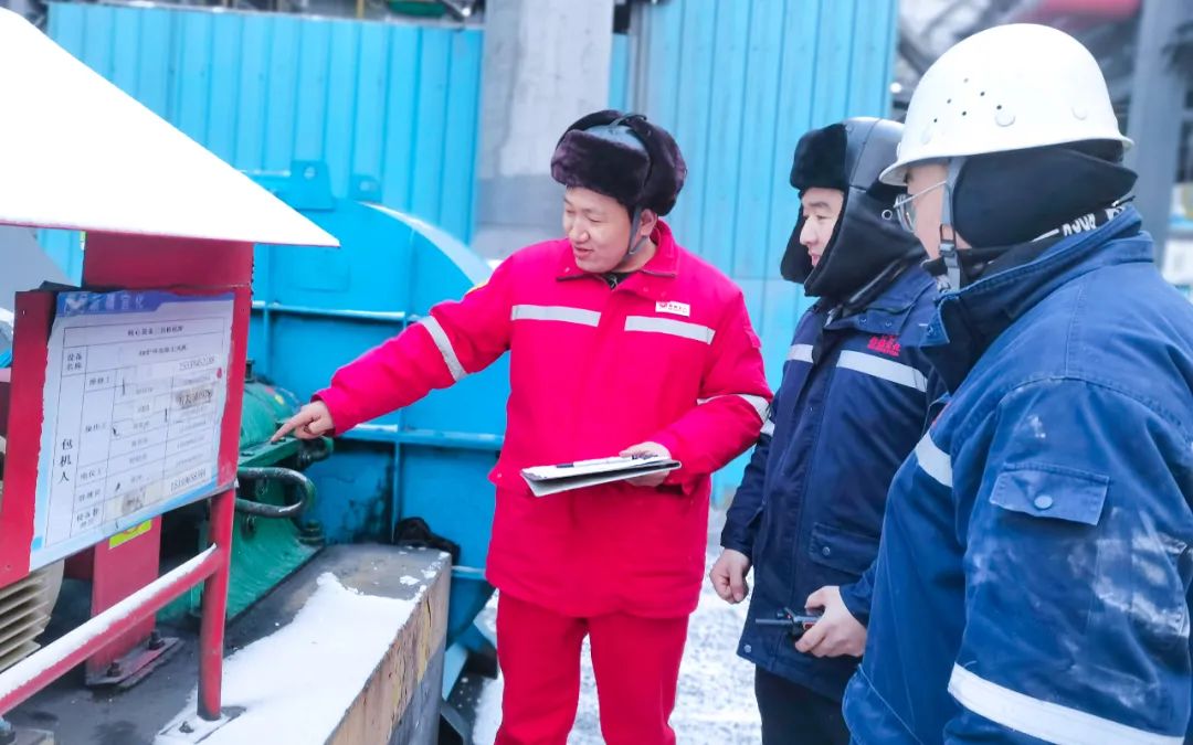 新疆宜化電石車間二一班：強(qiáng)化班組建設(shè)，筑牢基層基石(圖3)