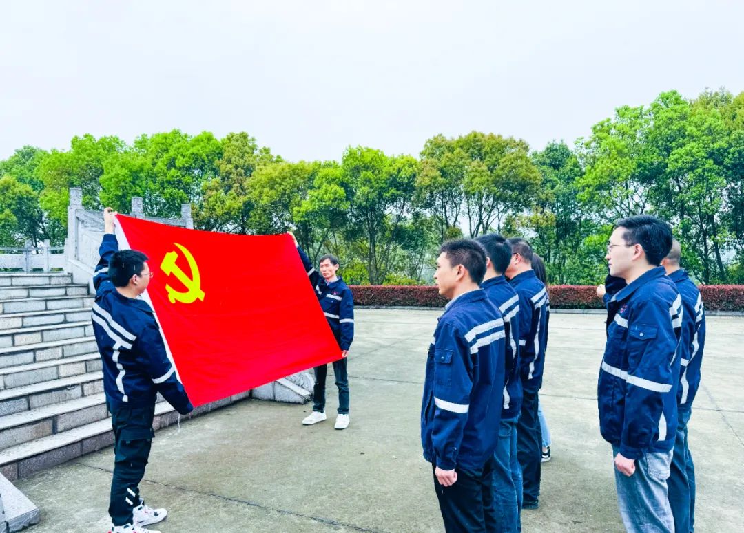 在緬懷中汲取奮進(jìn)力量！這場主題黨日活動(dòng)“走心”更“入心”！(圖3)