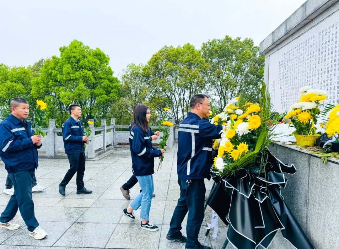 在緬懷中汲取奮進(jìn)力量！這場主題黨日活動(dòng)“走心”更“入心”！(圖4)