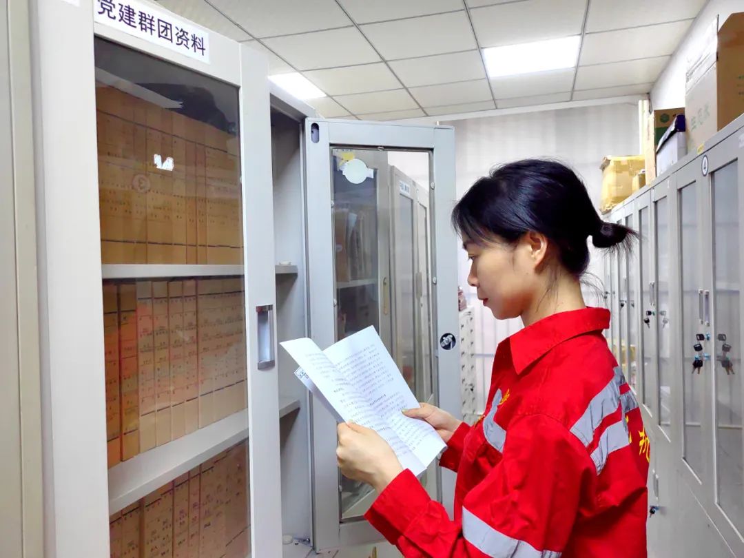 【宜化榜樣】化機(jī)公司李丹：提升素質(zhì)強(qiáng)技能，勇于奉獻(xiàn)顯擔(dān)當(dāng)(圖4)