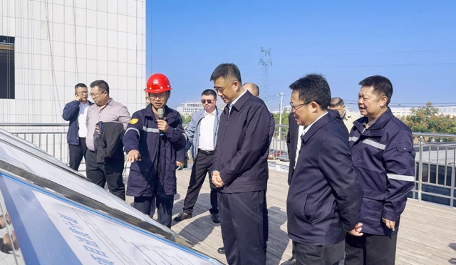黑龍江省供銷合作社理事會(huì)主任趙勵(lì)軍、倍豐集團(tuán)董事長(zhǎng)徐陽(yáng)一行到訪宜化集團(tuán)(圖1)