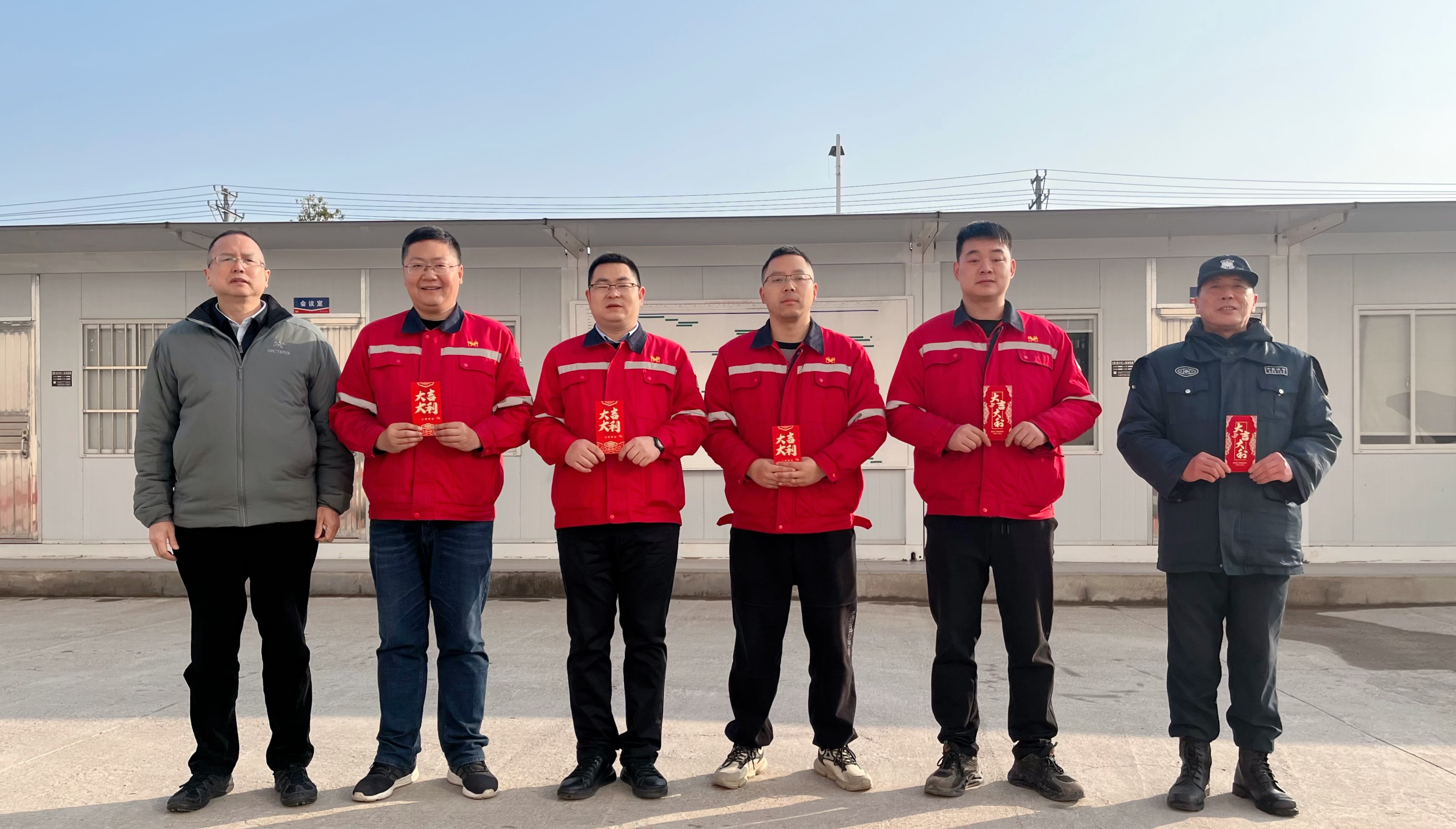 化機公司黨委書記、董事長、總經(jīng)理楊中澤到項目現(xiàn)場走訪慰問(圖2)
