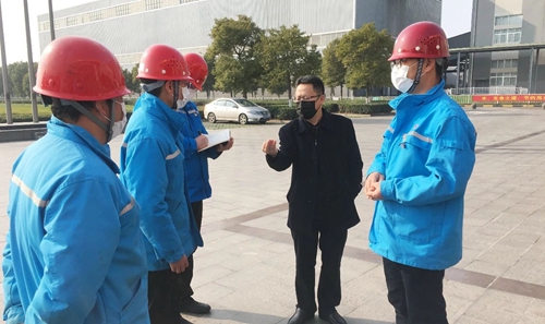 王大真到股份公司、楚星公司和松滋肥業(yè)現(xiàn)場(chǎng)檢查疫情防控及安全生產(chǎn)情況