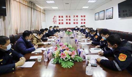 宜都市委副書記、市長李澤剛一行到楚星公司開展“千名干部進千企”服務活動
